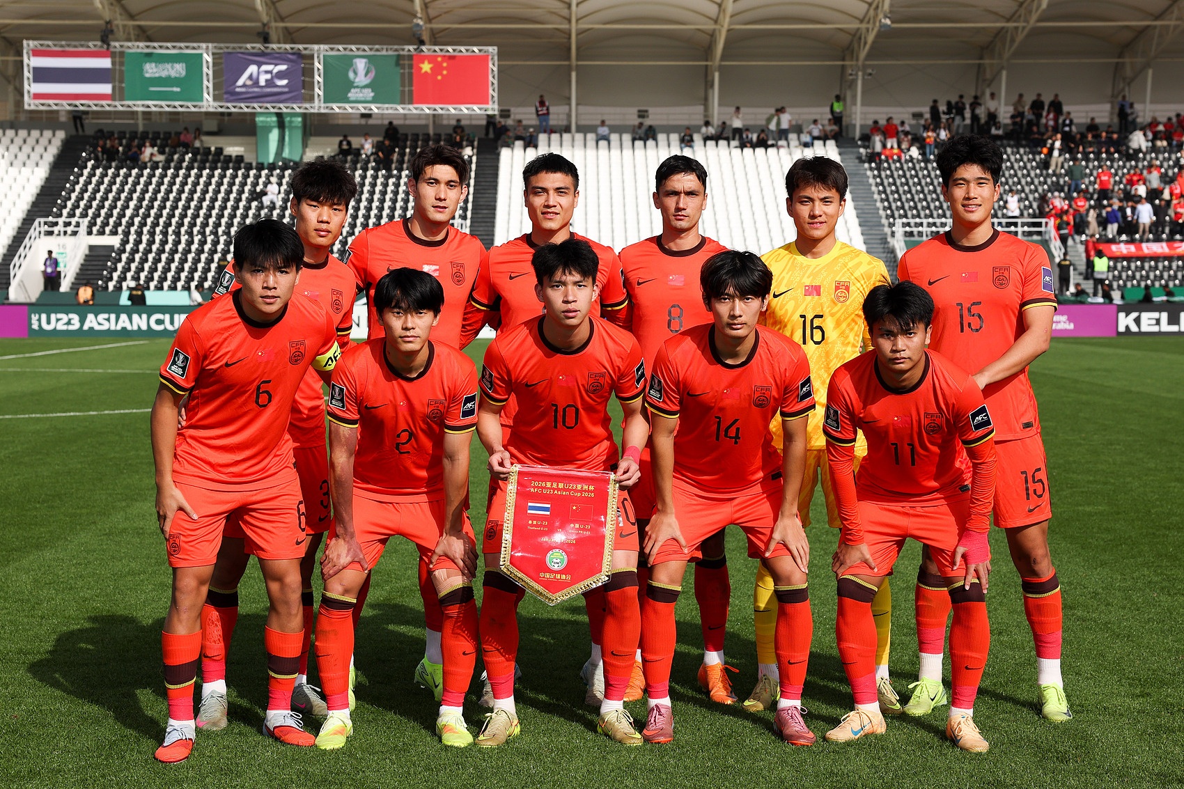 皇马跟队：姆巴佩、贝林等多名球员缺席训练 8名青训小将加入训练