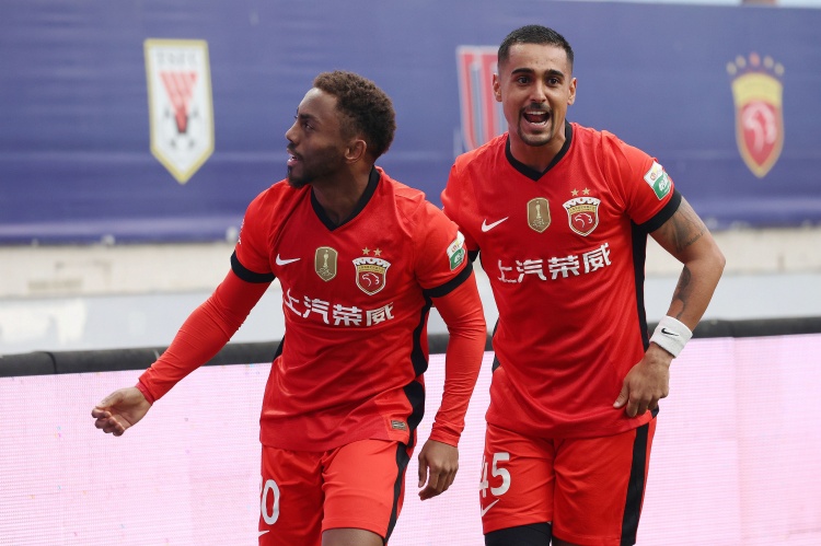 皇马跟队：姆巴佩、贝林等多名球员缺席训练 8名青训小将加入训练