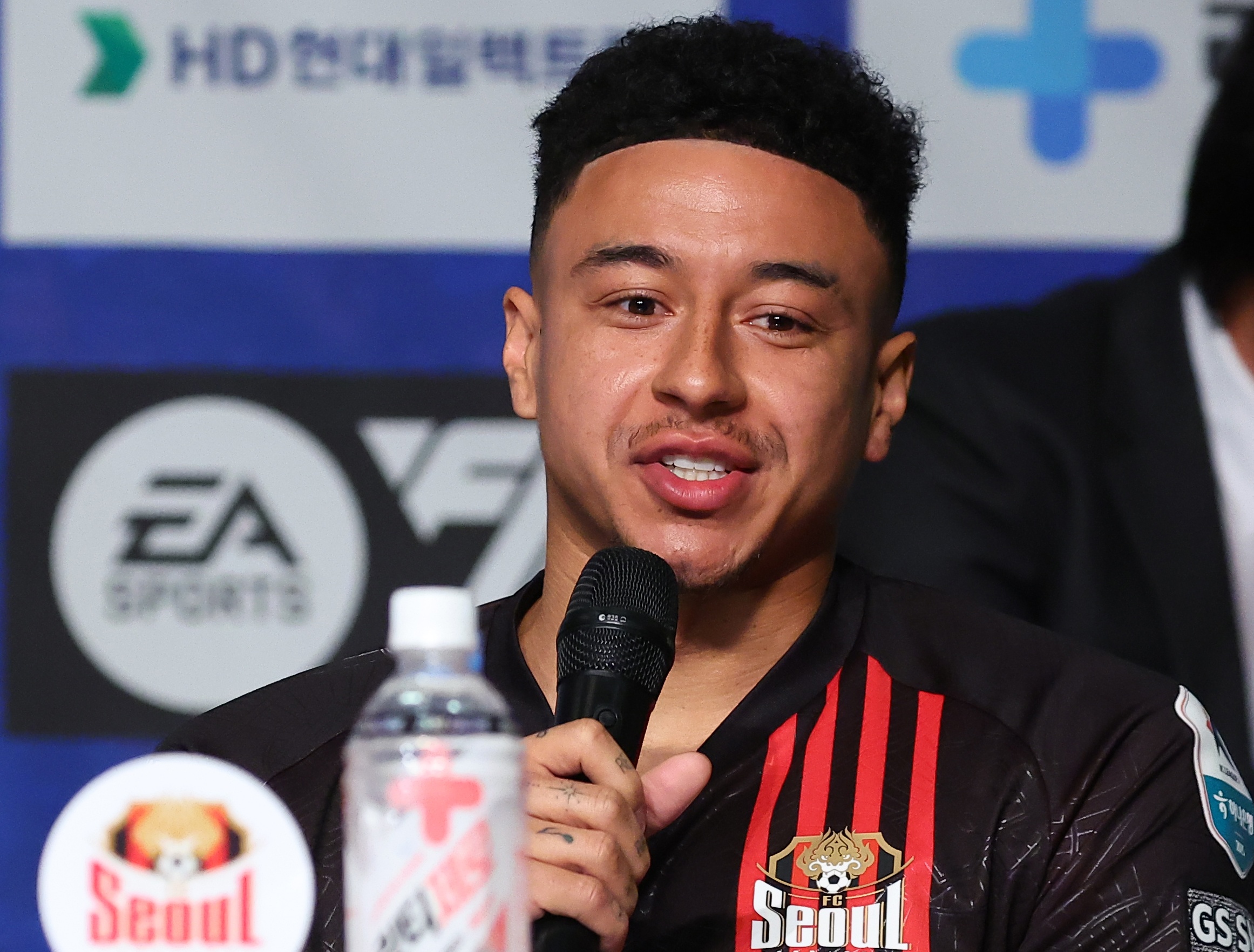 皇马跟队：姆巴佩、贝林等多名球员缺席训练 8名青训小将加入训练